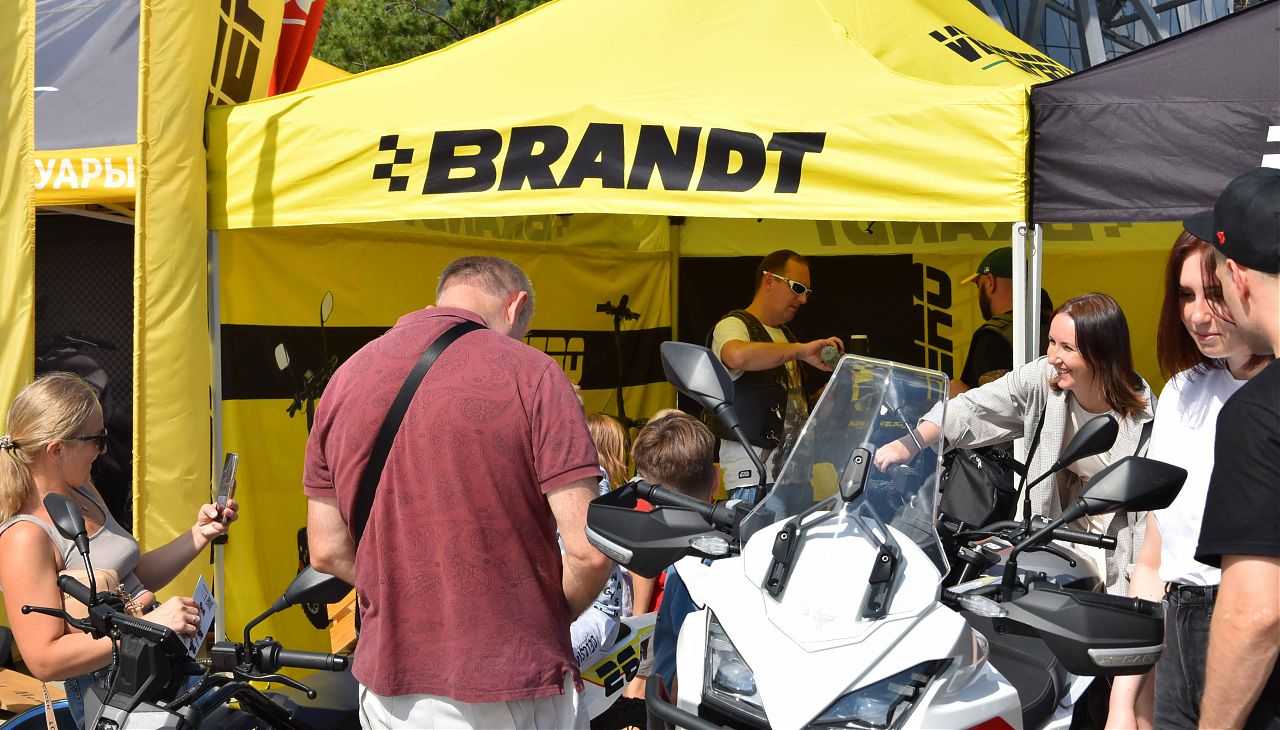 Легендарные байки в самом центре Петербурга фото_5