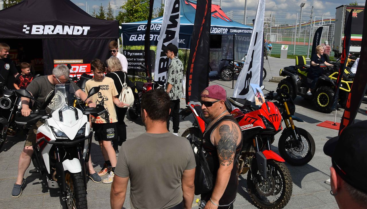 Легендарные байки в самом центре Петербурга фото_8