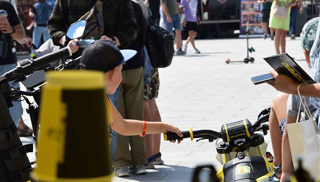 Электросамокаты и скутеры VELOCIFERO на МотоСтолице 2024 mobile_2